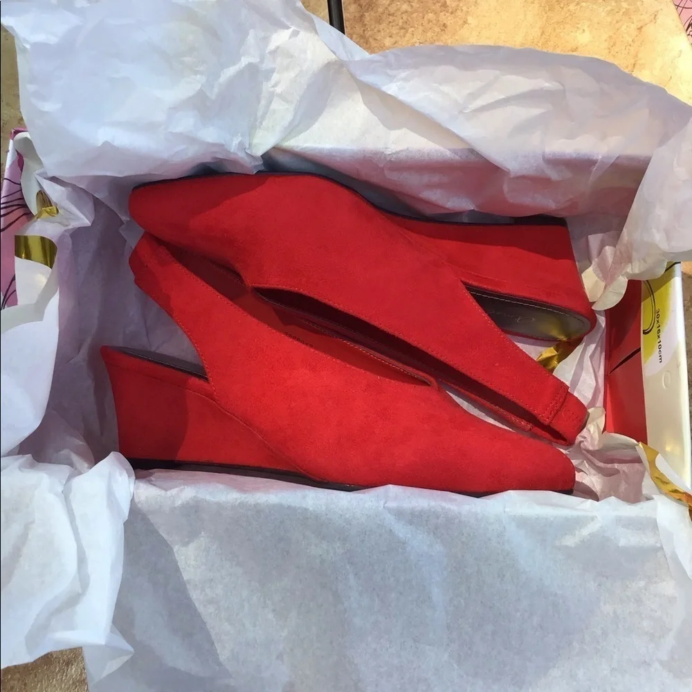 Classic Red Amelia Red Wedges